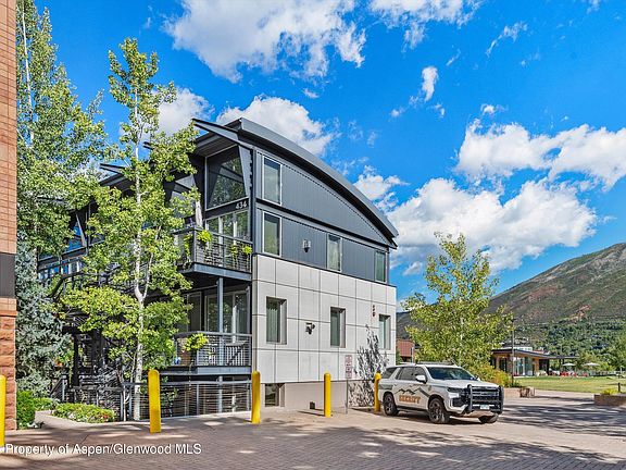 2nd image of 434 E Main St #104