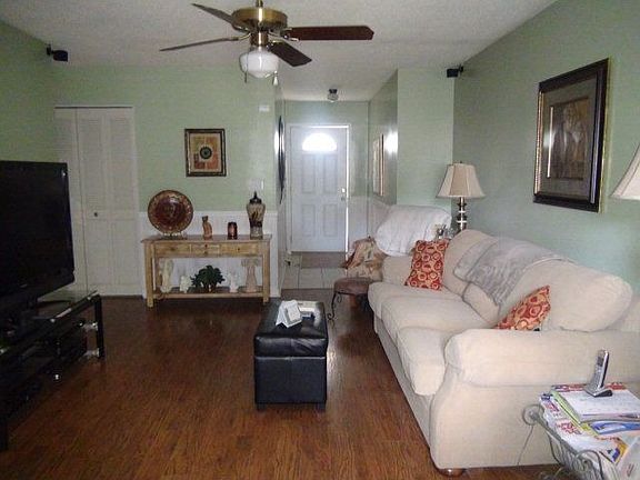 4th image of 2303 Wright Ave