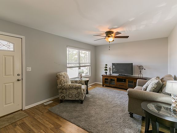 3rd image of 709 N Columbine Ave