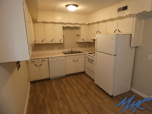 3rd image of 950 Palmer Dr APT 6