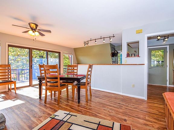 5th image of 9476 Airpoint Dr