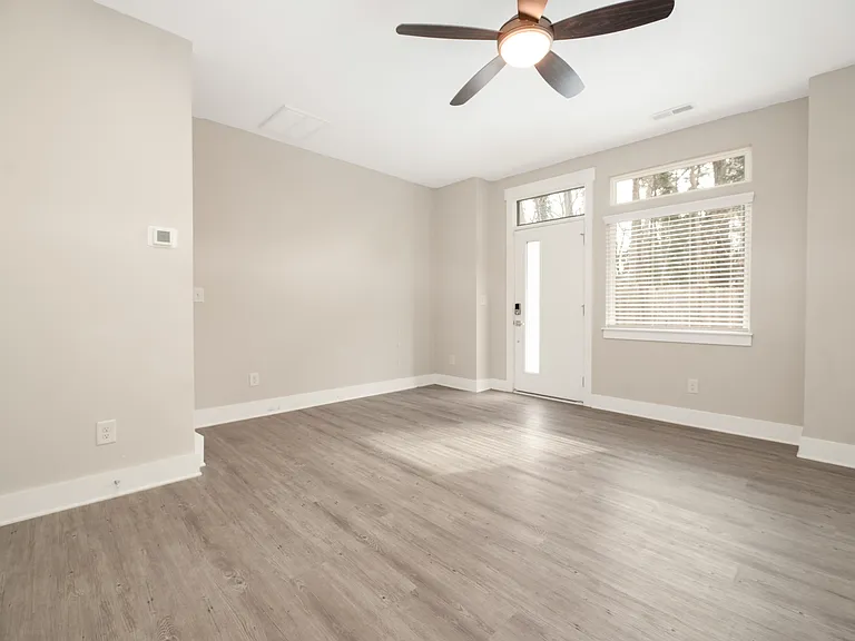 554 W End Dr — Photo 28