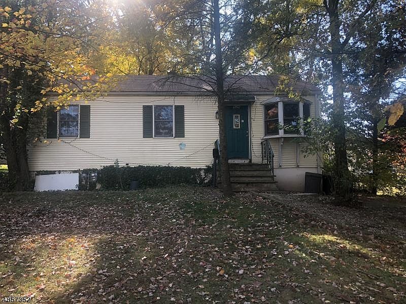 2nd image of 424 Central Ave