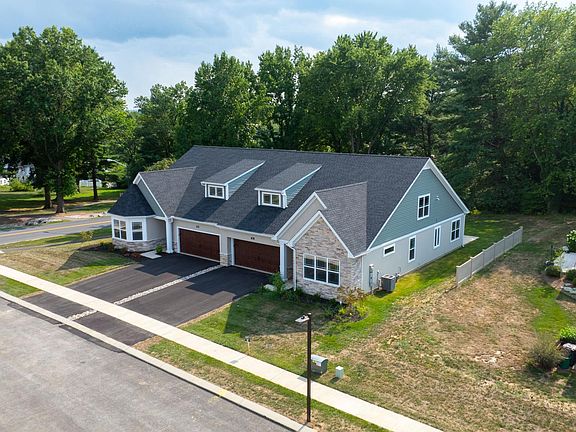 2nd image of 202 Bellaride Ln #2