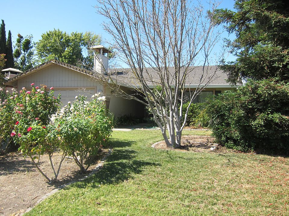 1st image of 2812 Summerfield Dr
