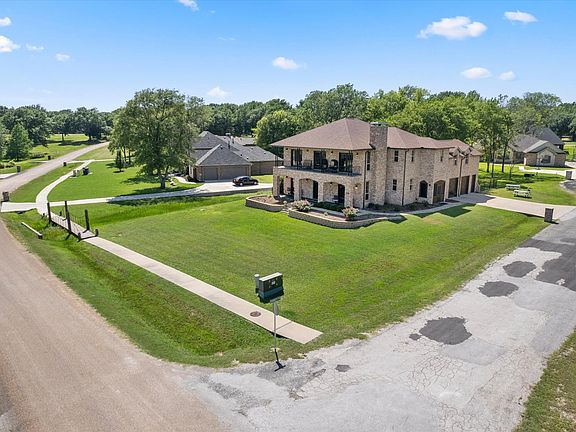 5th image of 208 Cape Shore Dr