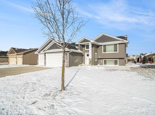 1211 Olivia St SE, New Prague, MN 56071