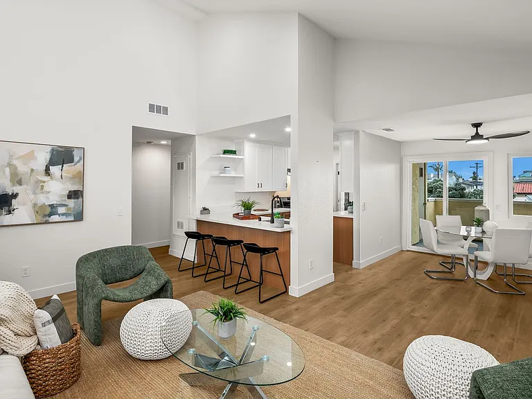 152 Evergreen Ave #4 — Photo 1