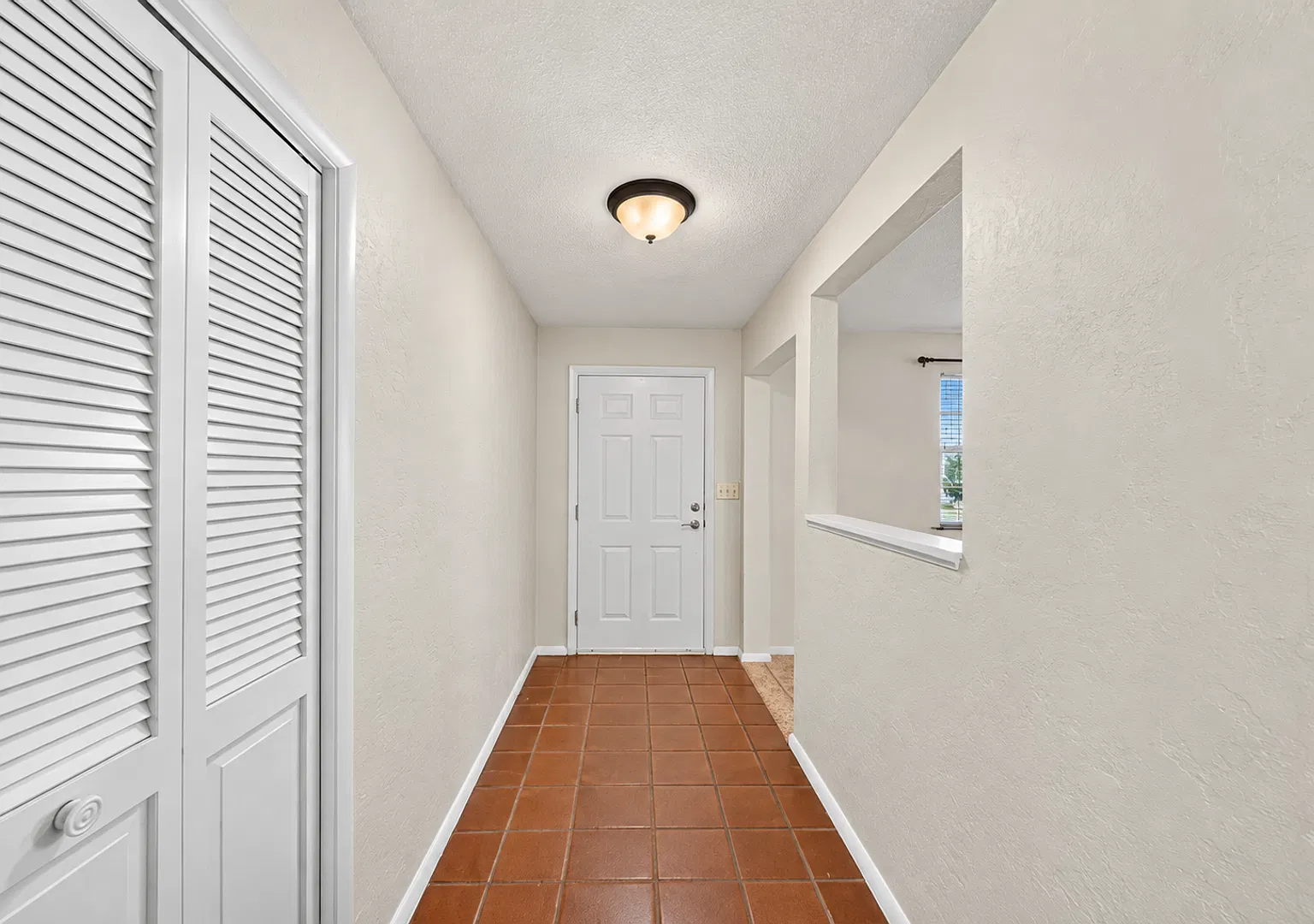 Enjoy Beachside Living In The Heart Of Ormond Beach — Photo 4