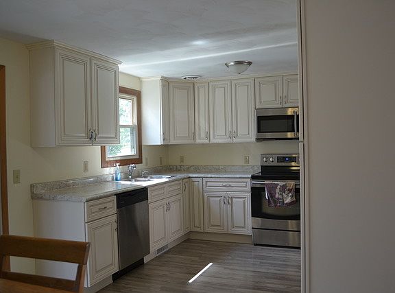 Beautiful cabinets!