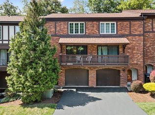 230 Queensberry Ct, Pittsburgh, PA 15237