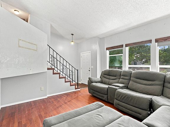 4th image of 2101 E 6th Ave