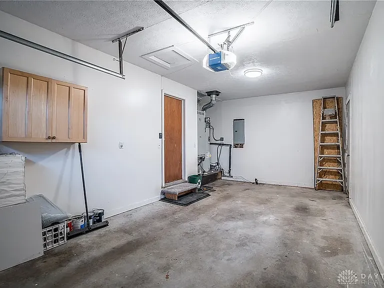 Attached Garage