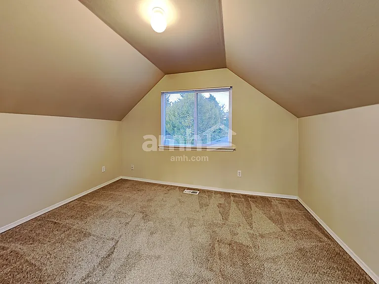 2709 9th St SE — Photo 16