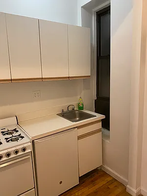 Rented by Bond New York | media 4