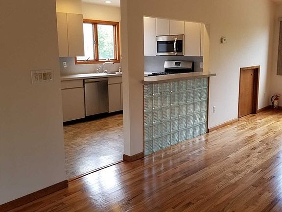 4th image of 623 Broadway #1