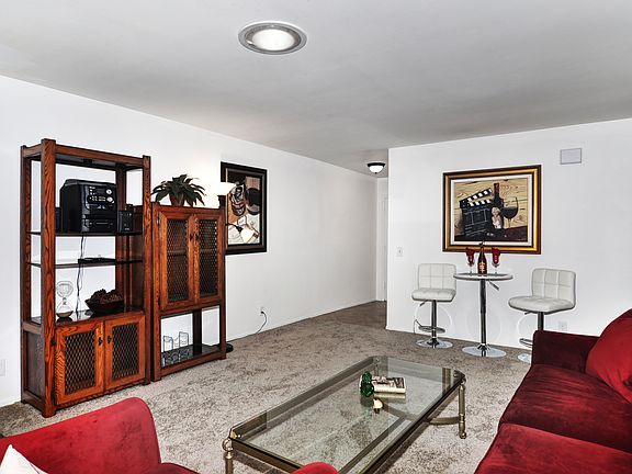 3rd image of 2400 Elden Ave APT 21