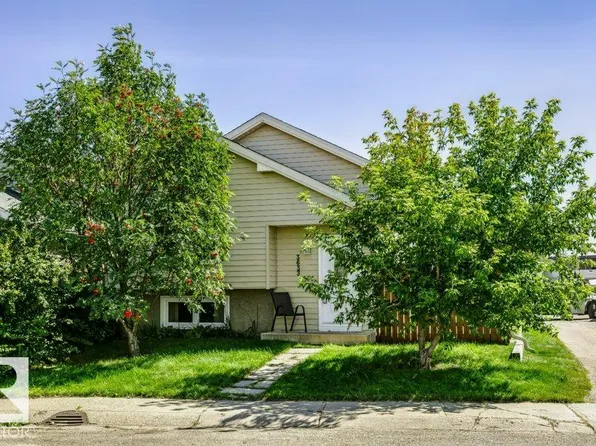 3633 44th Ave NW, Edmonton, AB T6L 5M5