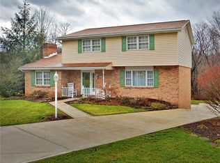 12486 Longview Dr, North Huntingdon, PA 15642