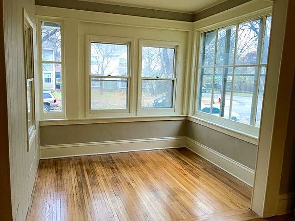 4th image of 924 Carroll Ave