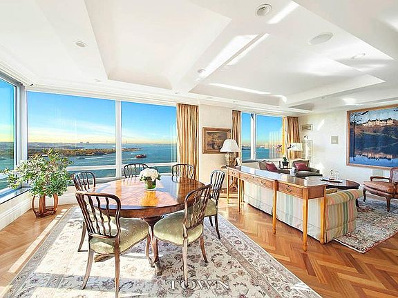 3rd image of 10 Little St W Unit 31/32E