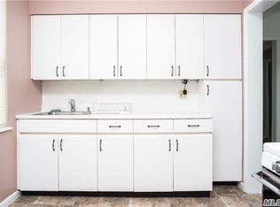 1511 149th St, Whitestone, NY 11357