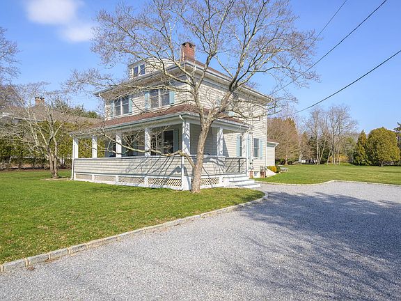3rd image of 10 Montauk Hwy