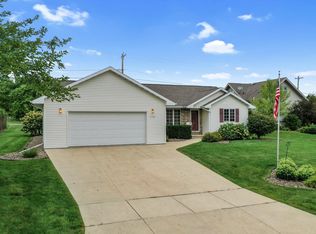 2796 Riveridge Ln, Green Bay, WI 54313