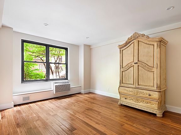 3rd image of 2 Tudor City Pl APT 1EN