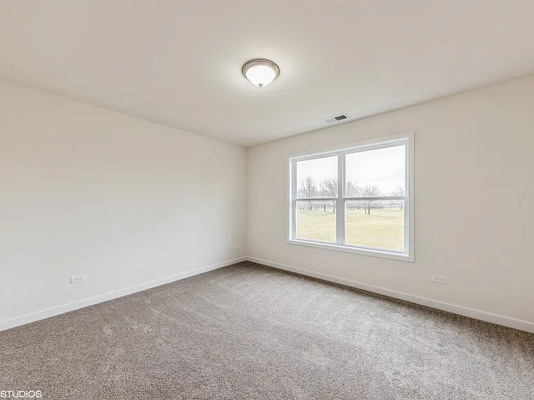 31 Olympus Dr — Photo 6