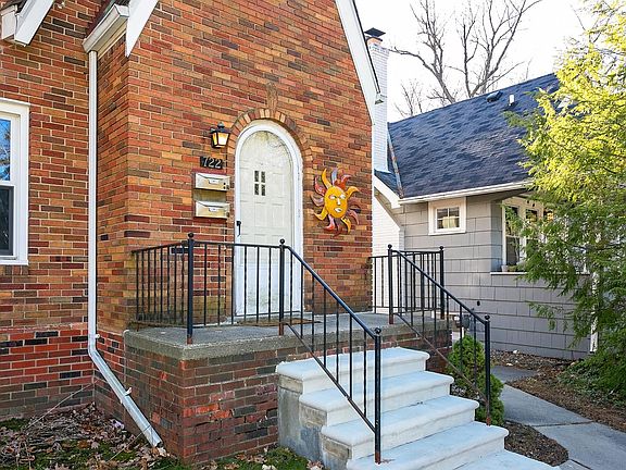 5th image of 722 E 6th St #1