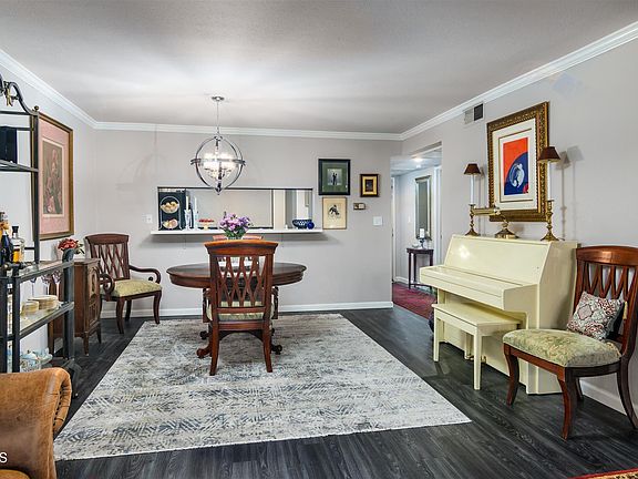 4th image of 818 S Marengo Ave APT 205