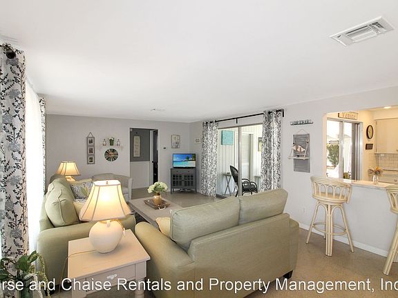 3rd image of 528 Shamrock Blvd
