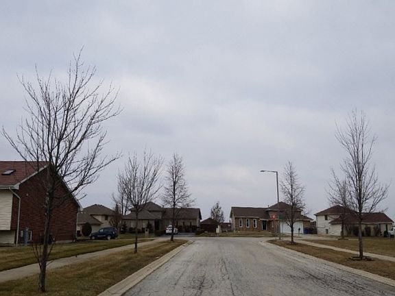 5th image of 22715 Lori Ct