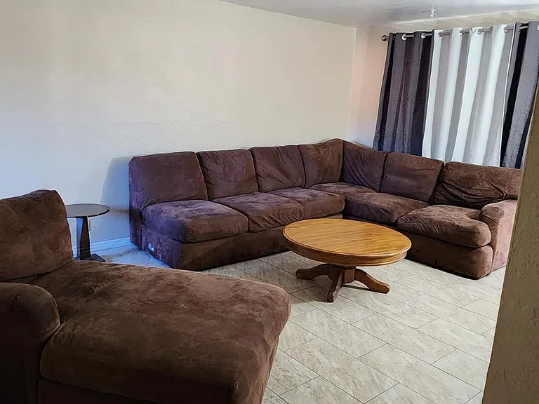 636 San Pedro Dr SE #B — Photo 5