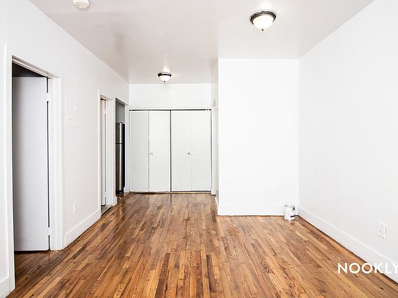2nd image of 61 Wyckoff Ave #1Z