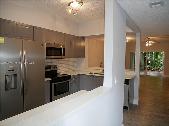 3rd image of 180 SW 96th Ter #180