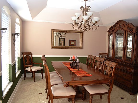 3rd image of 154 Country Club Dr W