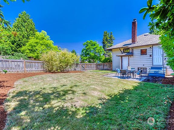5th image of 5057 38th Avenue NE