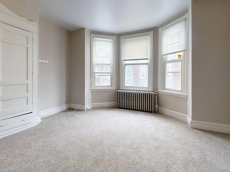 1313 N Hobart St — Photo 12