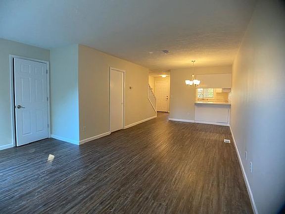 5th image of 833 NE 71st Ave