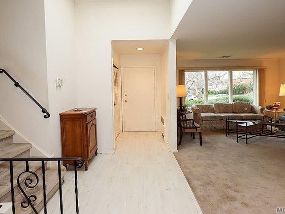3rd image of 1019 Cedar Dr E