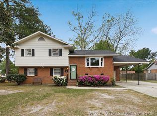 2929 Skycrest Dr, Fayetteville, NC 28304