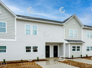 509 Directive Dr, Hope Mills, NC 28348