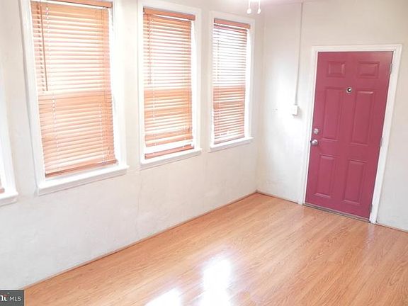 4th image of 304 Cedar Ave
