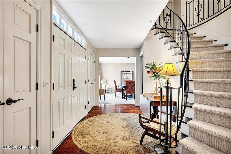 5th image of 25 Newell Court