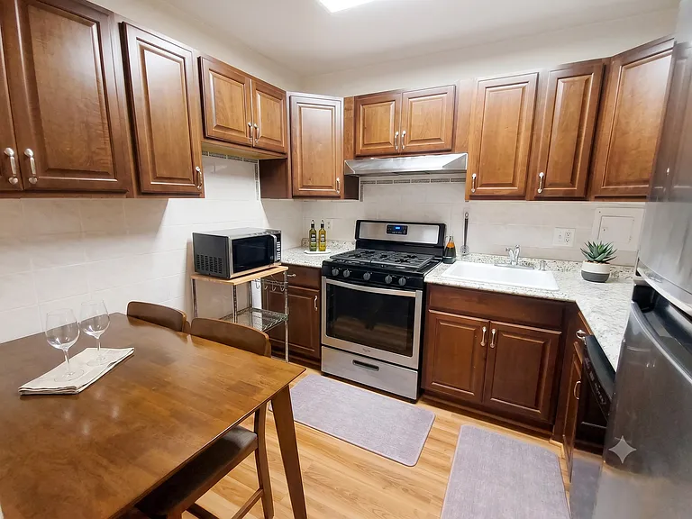 2401 H St NW #212 — Photo 7