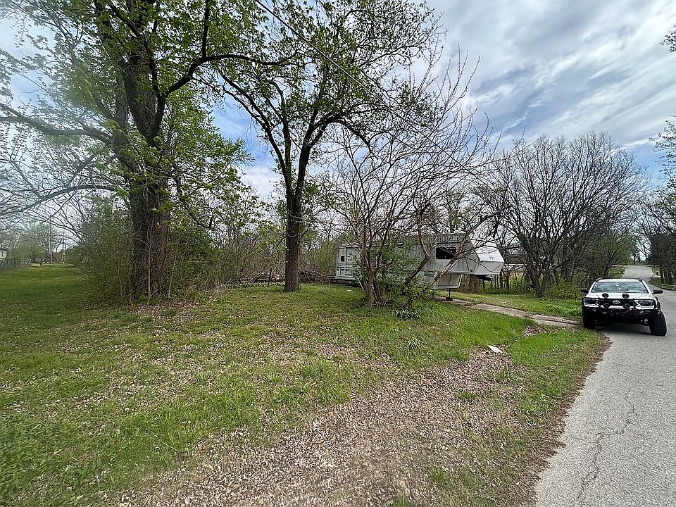NE view from SW corner
