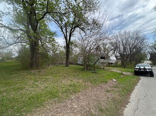 217 E 4th St, Lyndon, KS 66451