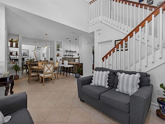 4th image of 12913 SW 49th Ct